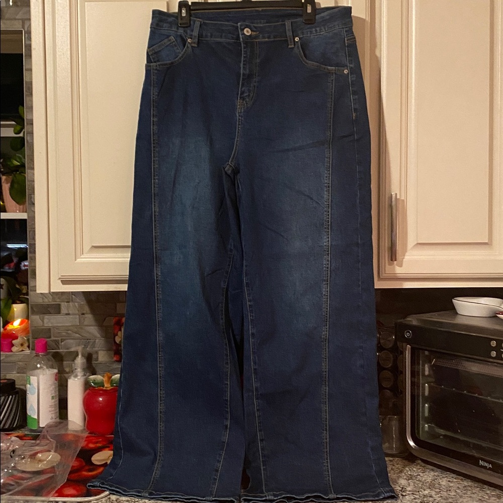 Women's Wide-Leg Jeans